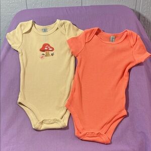 5 for $10💜 Charming Baby Bodysuit Set Size 6-9 Months